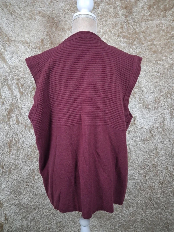 Gilet long sans manches bordeaux boutons dorés taille 52