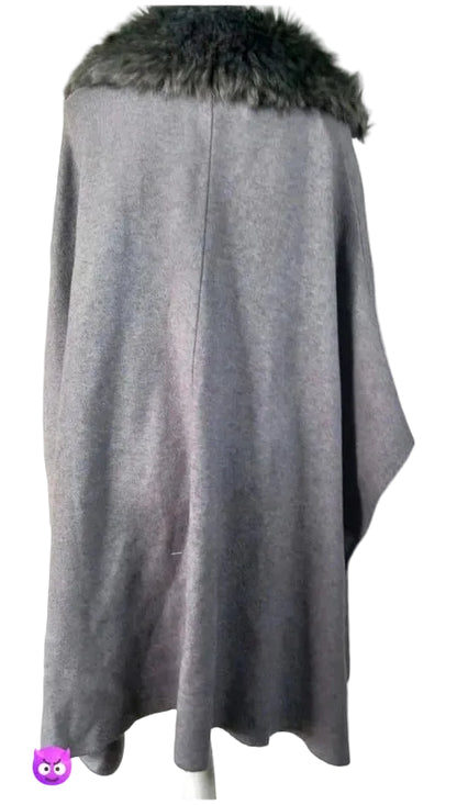 Cape Poncho Zara Grise – Col Fausse Fourrure – Double Boutonnage – Neuve