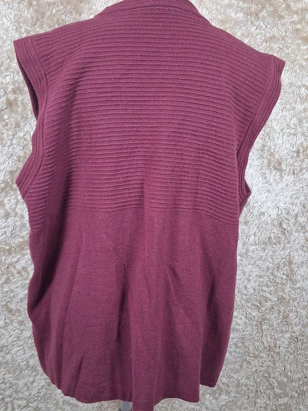 Gilet long sans manches bordeaux boutons dorés taille 52