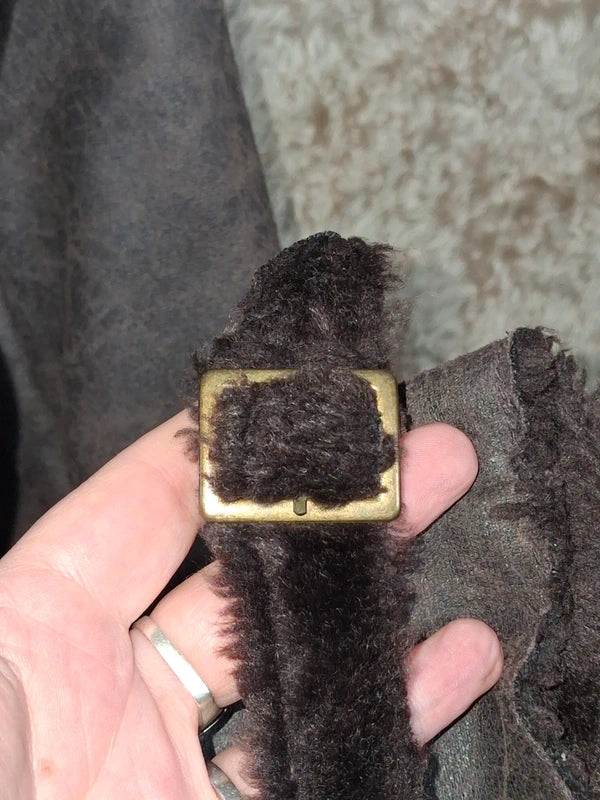 Veste effet peau lainée grise col fausse fourrure taille M