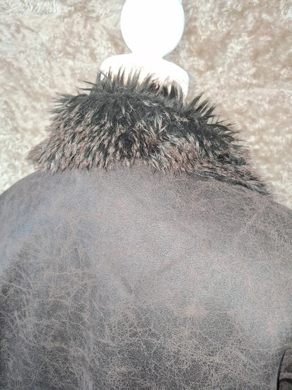Veste effet peau lainée grise col fausse fourrure taille M