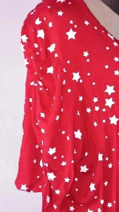 Beau tee-shirt orné d'étoiles taille 54