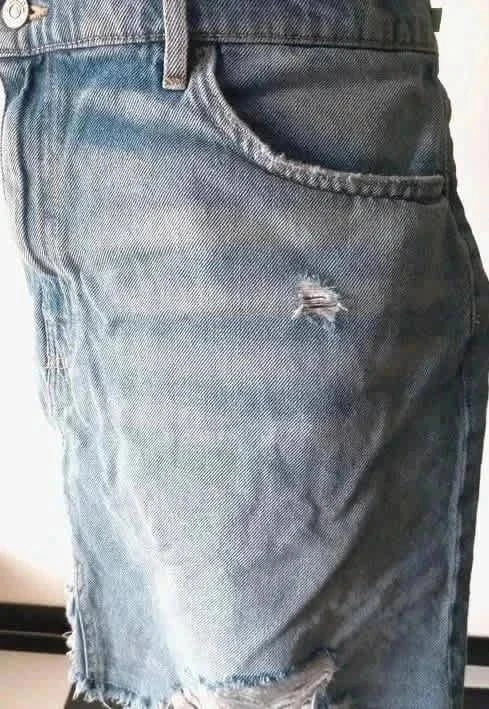 Jupe destroy H&M en taille 50 original avec un côté rock