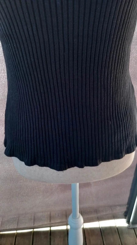 Tee-shirt Noir en Maille Côtelée Chic - Zara - Taille M