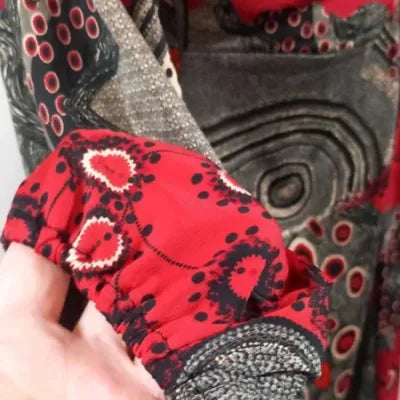 Tunique – Imprimé Abstrait Rouge/Gris/Noir – Col V Drapé – Manches 3/4 – Neuve