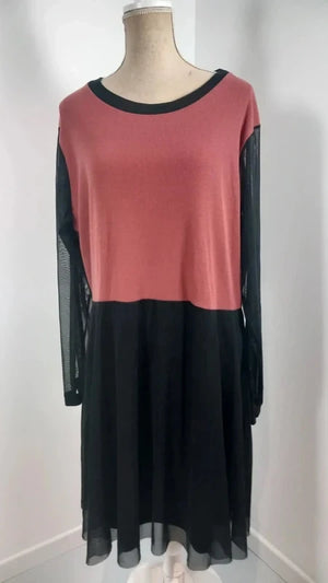 ROBE Pink Clove NEUVE - T. 56 - Bi-matière Brique/Noir Tulle et Côtes - Élégante