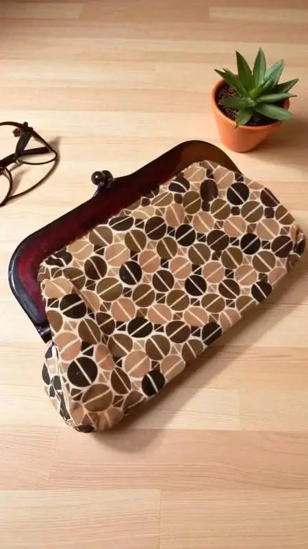 Pochette Velours Vintage – Accessoire Bohème Chic Intemporel