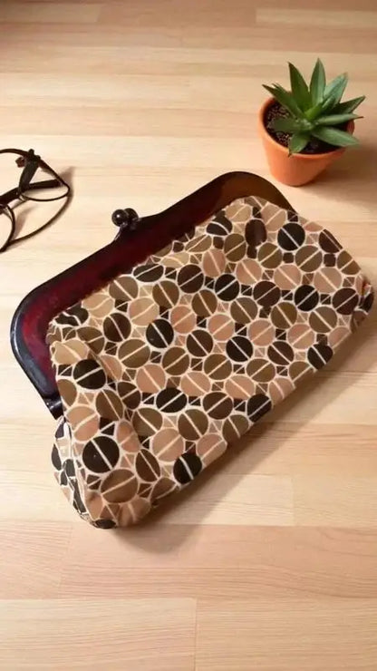 Pochette Velours Vintage – Accessoire Bohème Chic Intemporel