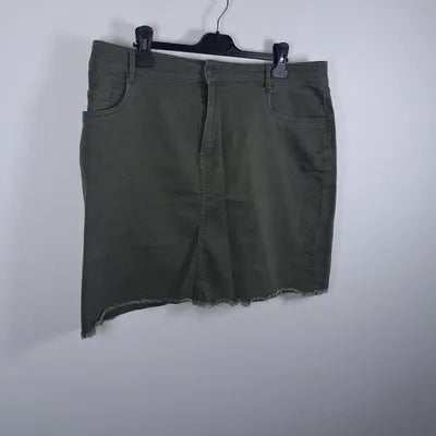 Jupe en jean kaki Kiabi – Taille 44 – Effet frangé