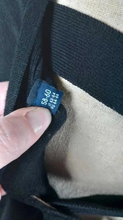 Pull Léger Noir – Détails Croisés au Dos – Neuf – Taille 58/60
