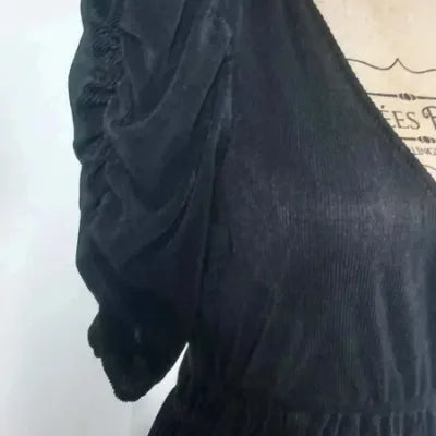 Petite Robe Noire Jennyfer – Coupe Cache-Cœur & Manches Bouffantes – Taille S –