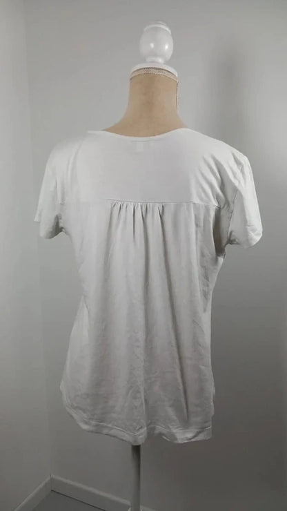 ZAMBA White Embroidered Textured T-shirt Size 3 (L) - Very Good Condition - Chic & Bohemian