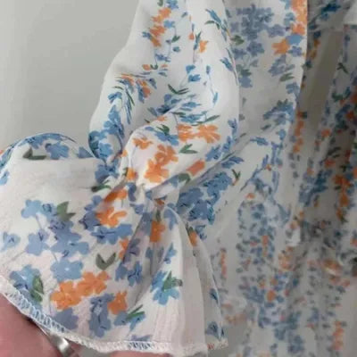 Robe Courte Fleurie – Dos Nu & Volants – Look Romantique