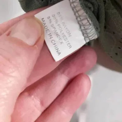 Haut Vert Sauge en Broderie Anglaise - Taille M (38) - Neuf sans Étiquette