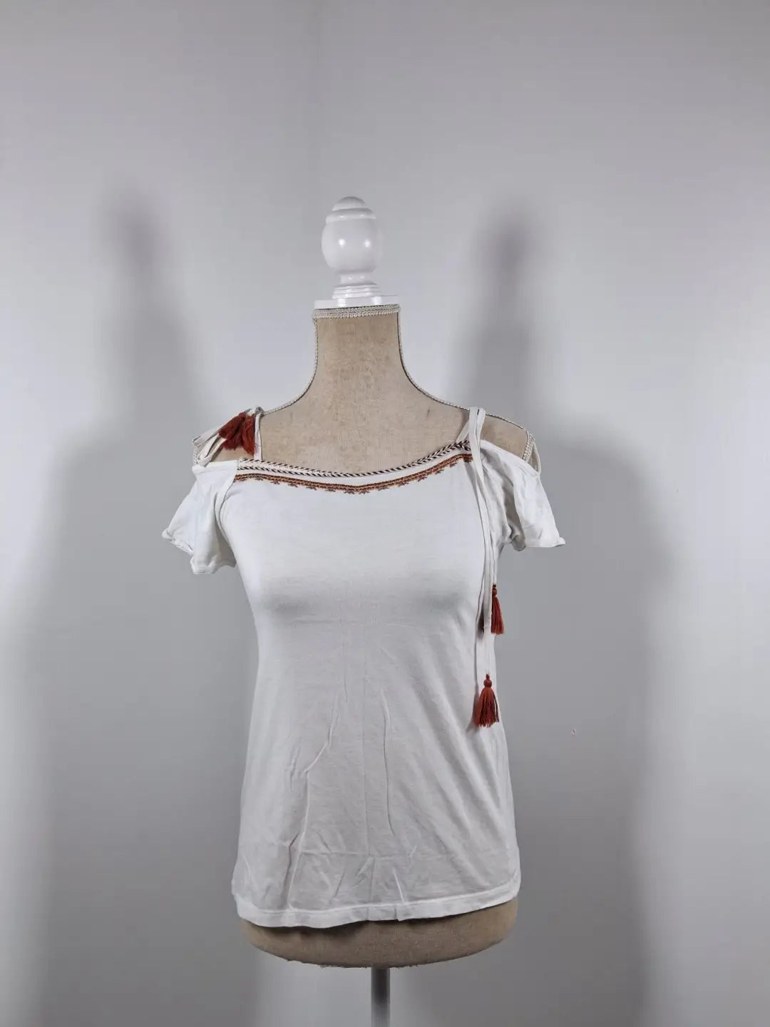 Cache Cache Bohemian White Cold Shoulder Top with Embroidery, Size XS