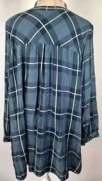 Tunique bleu blanche dorée de la marque Kiabi taille 50/52