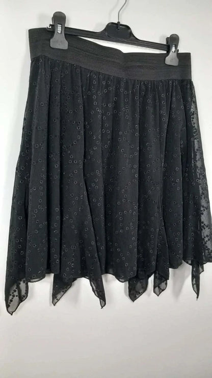Jupe Noire en Tulle Ligne à suivre - Taille 42 - Coupe Asymétrique à Pointes
