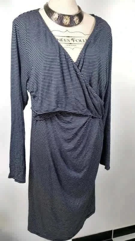 Belle robe marinière sexy spécial allaitement marque Kiabi taille XXL 50/52