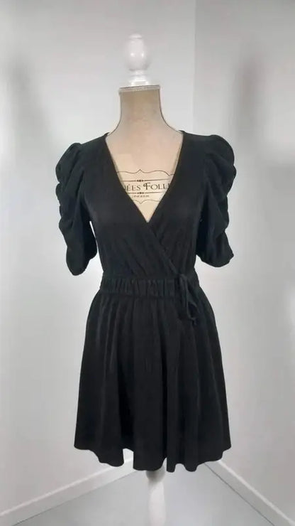 Petite Robe Noire Jennyfer – Coupe Cache-Cœur & Manches Bouffantes – Taille S –