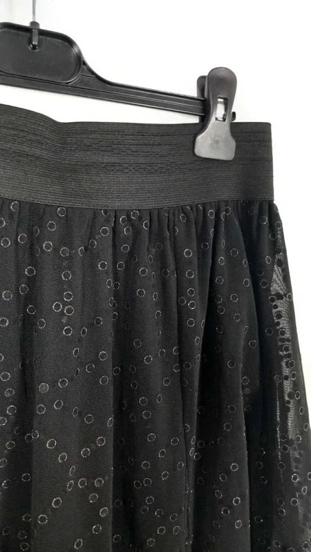 Jupe Noire en Tulle Ligne à suivre - Taille 42 - Coupe Asymétrique à Pointes