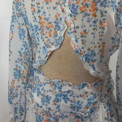Robe Courte Fleurie – Dos Nu & Volants – Look Romantique