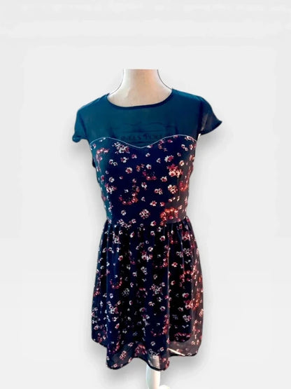 Petite Robe Noire & Grise Graphique – Fashion Private Company taille 38