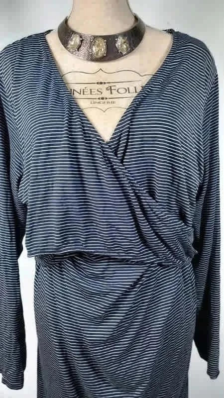 Belle robe marinière sexy spécial allaitement marque Kiabi taille XXL 50/52