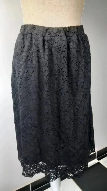Belle jupe noire macramé de la marque Kiabi taille 54/56