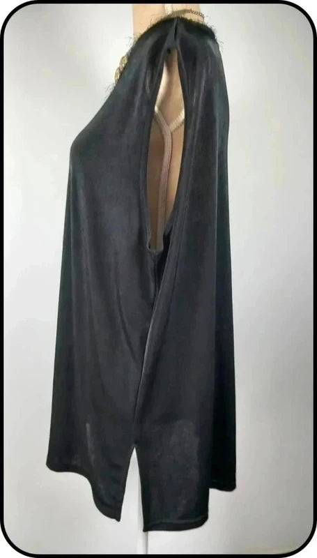 Tunique noire au col froufrou de marque Darlin taille Unique du 48 au 54