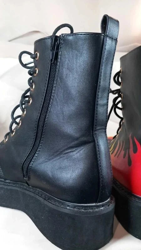 Bottines Rangers Plateformes ASOS - Imprimé Flammes