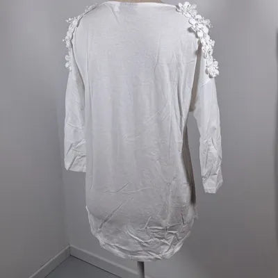 Yessica C&A White Top – Off-the-Shoulder & Raised Flowers – Size XS