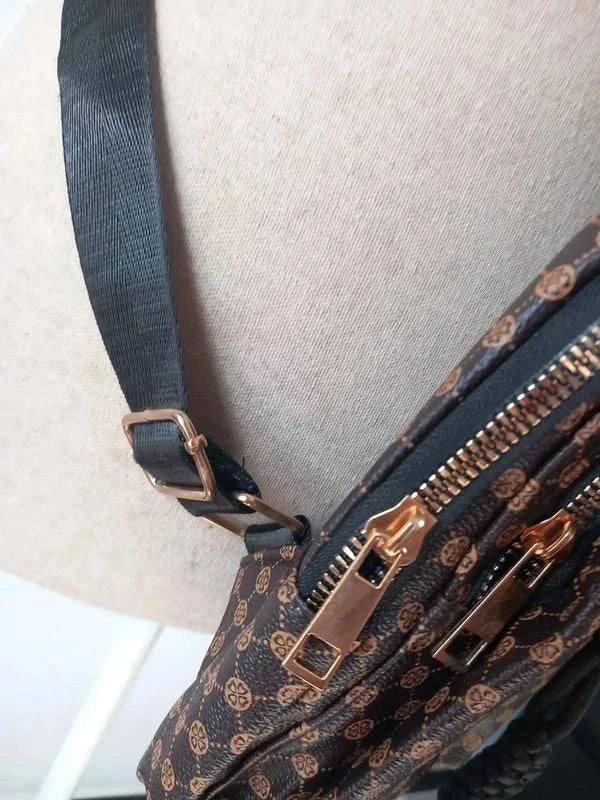 Petit sac style banane multi poche