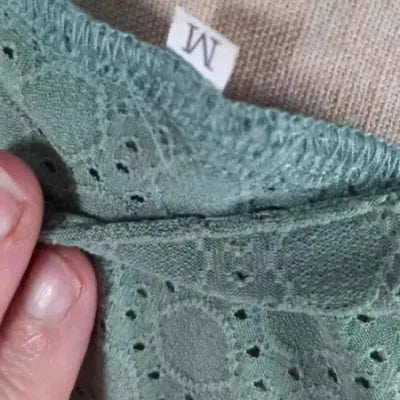 Haut Vert Sauge en Broderie Anglaise - Taille M (38) - Neuf sans Étiquette