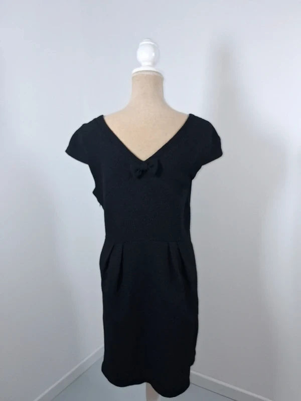 Robe noire texturée Camaïeu – Décolleté V au dos avec nœud – Taille 38
