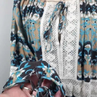 Tunique Bohème Size Up – Dentelle & Fleurs Bleu/Camel – 100% Coton – Grande Taille 54/56