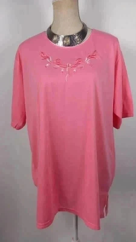 Joli tee shirt rose à broderie taille 3 XL 50/52