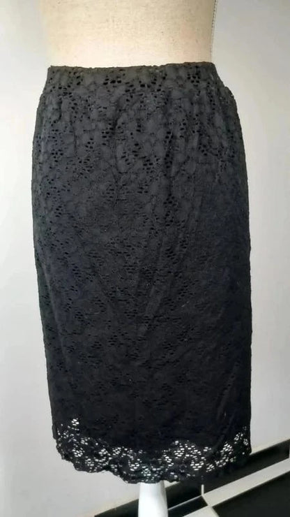 Belle jupe noire macramé de la marque Kiabi taille 54/56