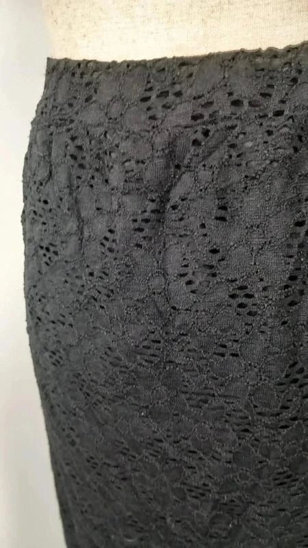 Belle jupe noire macramé de la marque Kiabi taille 54/56