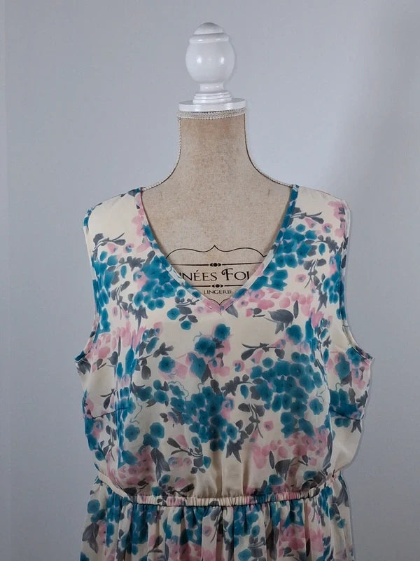 Superbe robe d'été fluide et fleurie Bonprix – taille 48