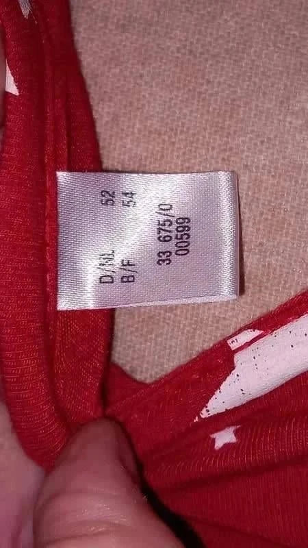 Beau tee-shirt orné d'étoiles taille 54