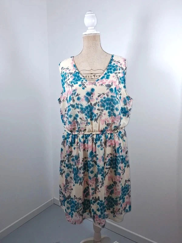 Superbe robe d'été fluide et fleurie Bonprix – taille 48