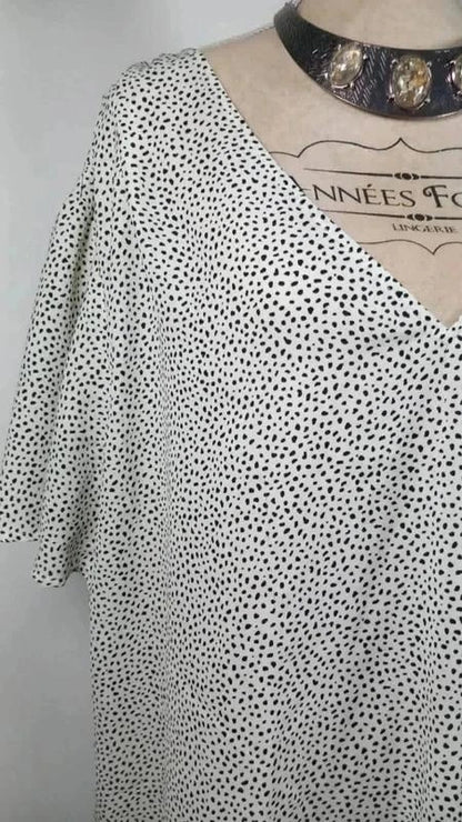 Belle blouse mouchete noire et blanche marque Kiabi taille XXL 50/52