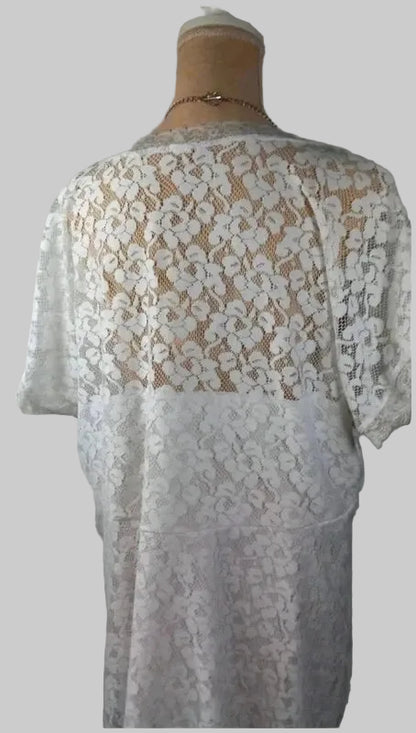 Lace Peplum Top – Elegance & Femininity Plus Size!