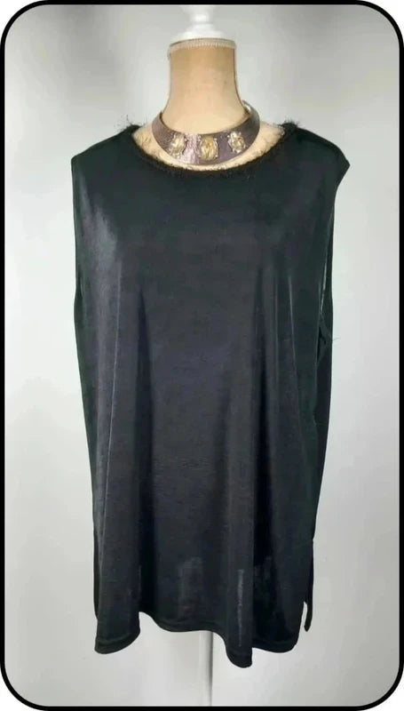 Tunique noire au col froufrou de marque Darlin taille Unique du 48 au 54