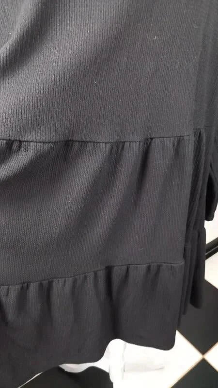 Belle robe noire baby Doll vaporeuse de la marque New Look curves taille 56