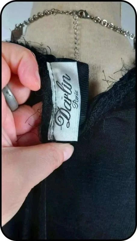 Tunique noire au col froufrou de marque Darlin taille Unique du 48 au 54