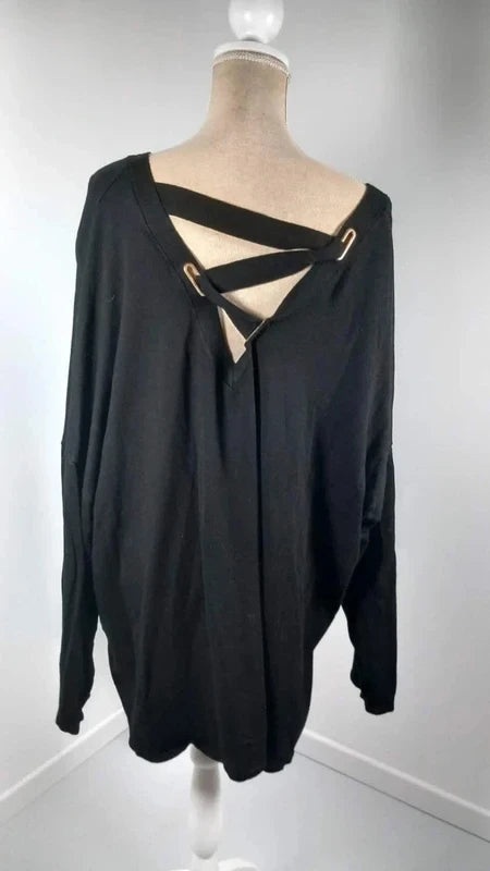 Pull Léger Noir – Détails Croisés au Dos – Neuf – Taille 58/60