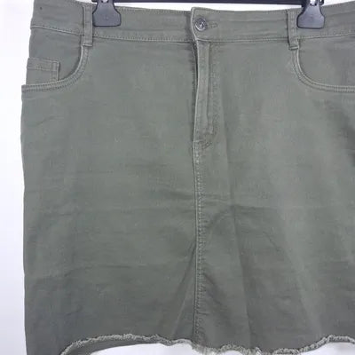 Jupe en jean kaki Kiabi – Taille 44 – Effet frangé