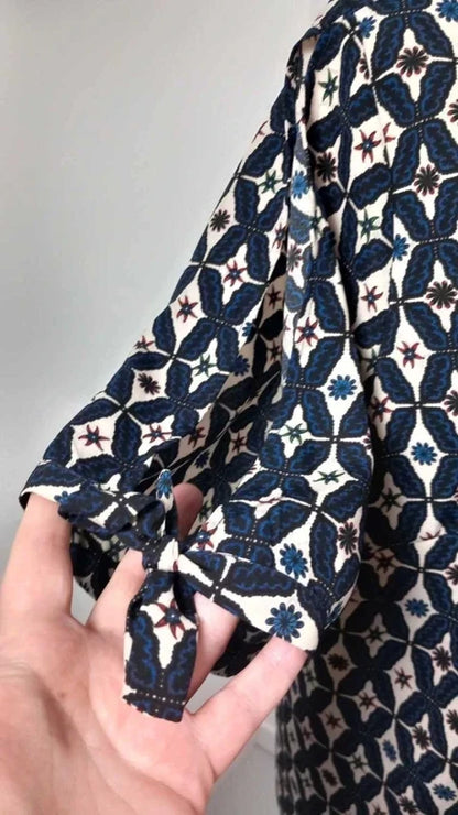 Tunique Graphique Chic – Bleu Marine & Motifs Géométriques – Taille 48 – NEUVE