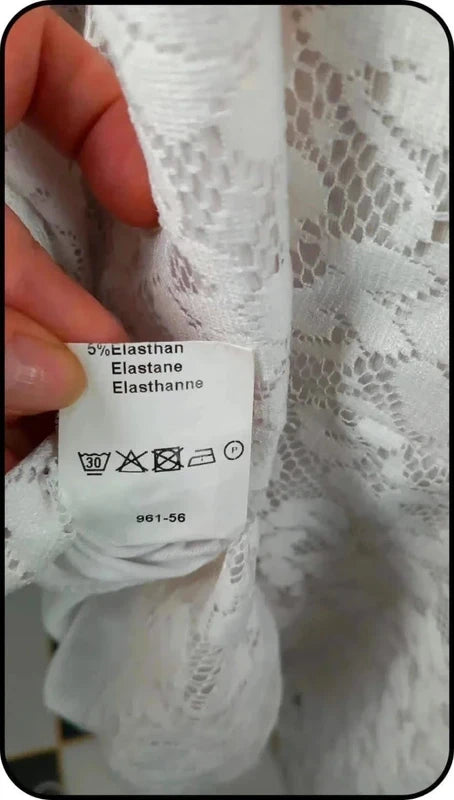 Lace Peplum Top – Elegance & Femininity Plus Size!